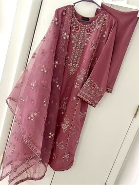 Embellished Mauve Pink Shalwar Kameez Set